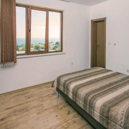 Daire Two-bedroom In Byala
